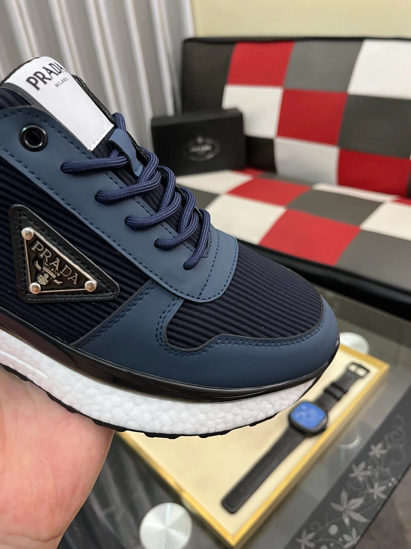 Men's Men's Shoes 💰458⌚️⌚️ Prada/Prada Men's new casual shoes, this sports shoe is made of imported calfskin upper with breathable mesh and breathable mesh lining. The foot pads are made of sheepskin, and the outsole is made of non-slip sports exclusive rubber outsole with logo. It feels good on the feet and is a fashionable item! Size: 38-44 4️⃣colors available
